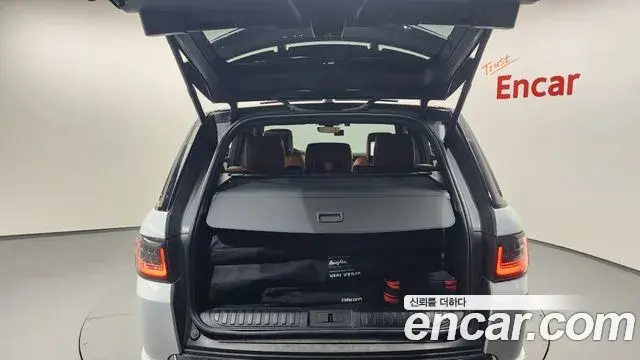 Land Rover Range Rover Sport 2019 — ფოტო 19/20