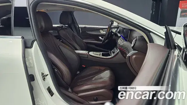 Mercedes-Benz CLS-Class 2021 — Photo 28/32