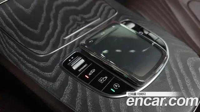 Mercedes-Benz CLS-Class 2021 — Photo 21/32