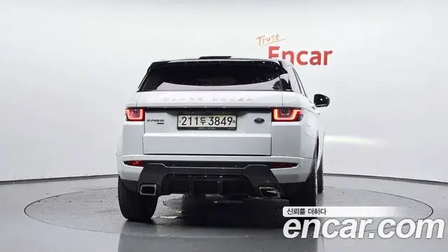 Land Rover Range Rover Evoque 2018 — Фото 4/20