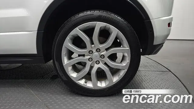 Land Rover Range Rover Evoque 2018 — ფოტო 21/33