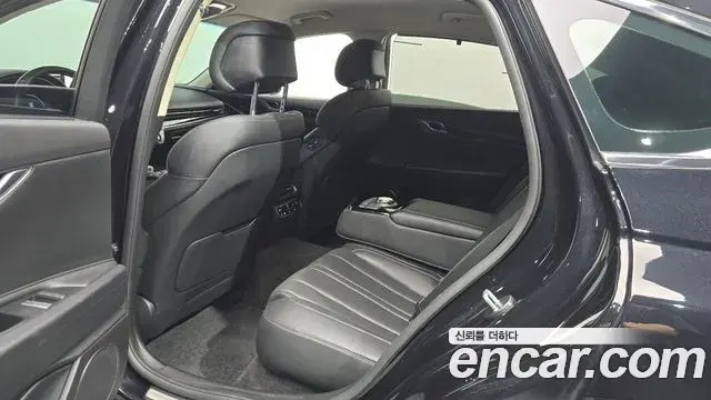 Genesis G80 2023 — Photo 13/20