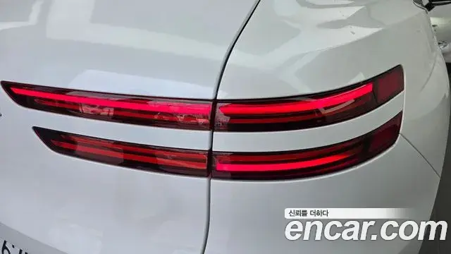 Genesis GV70 2024 — Şəkil 24/33