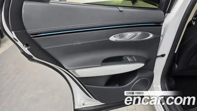 Genesis GV70 2024 — Şəkil 22/33