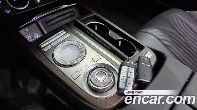 Genesis Electrified G80 2022 — Photo 9/20