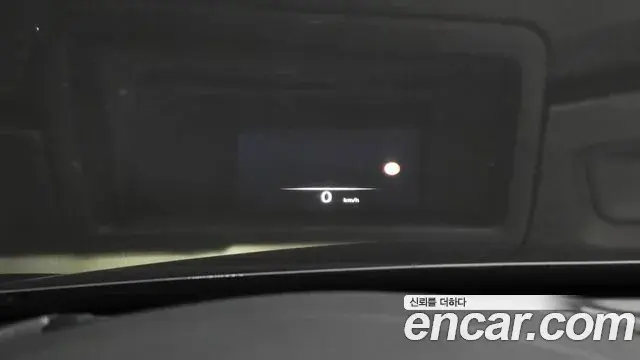 Genesis Electrified G80 2022 — Photo 14/20