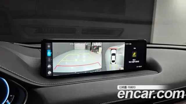 Genesis Electrified G80 2022 — Photo 17/20