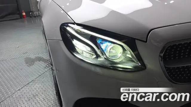 Mercedes-Benz E-Class 2019 — Şəkil 29/33