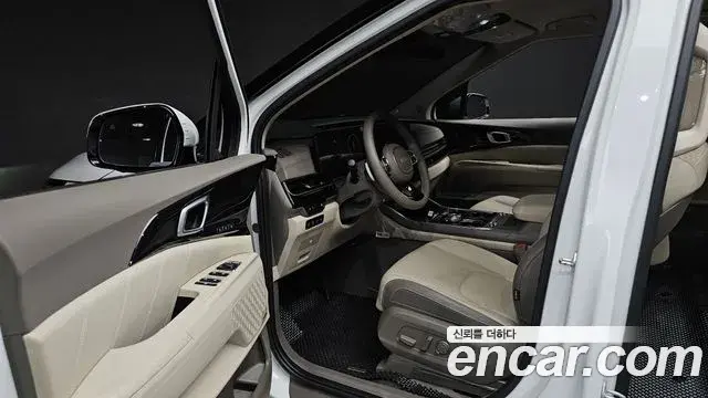 Kia Carnival 2024 — Photo 31/35