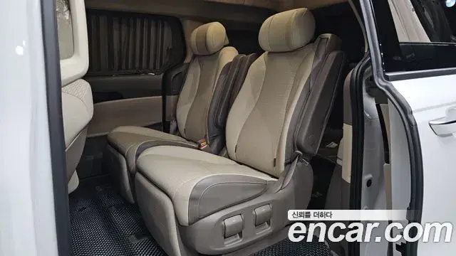 Kia Carnival 2024 — Photo 18/35