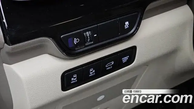 Kia Carnival 2024 — Photo 3/35