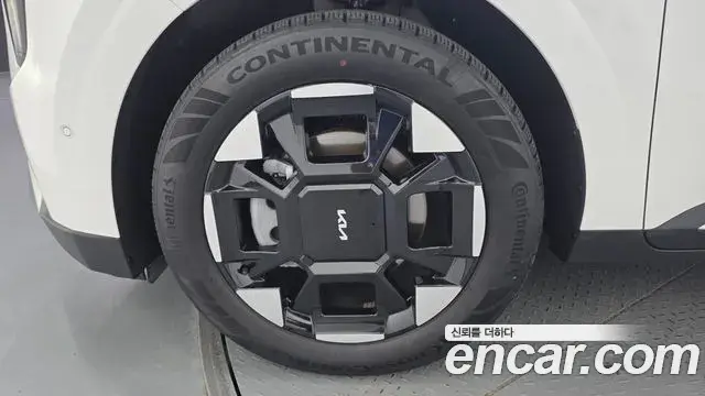 Kia Carnival 2024 — ფოტო 19/20