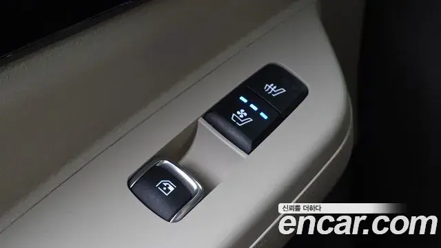 Kia Carnival 2024 — ფოტო 13/20
