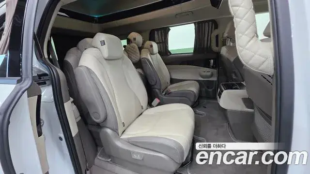 Kia Carnival 2024 — ფოტო 16/20