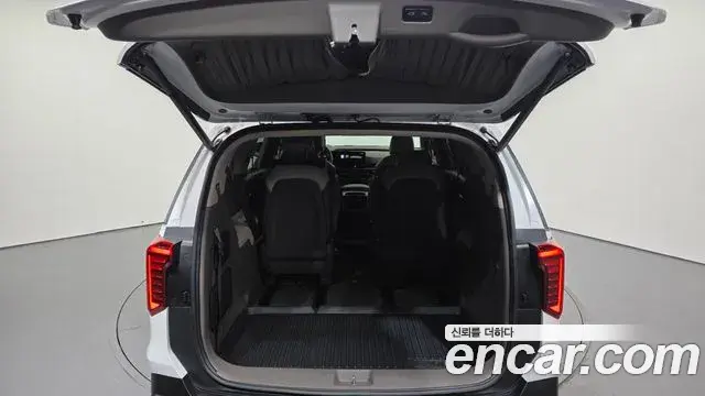 Kia Carnival 2024 — ფოტო 8/20