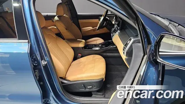 Kia Sorento 2022 — Photo 2/32