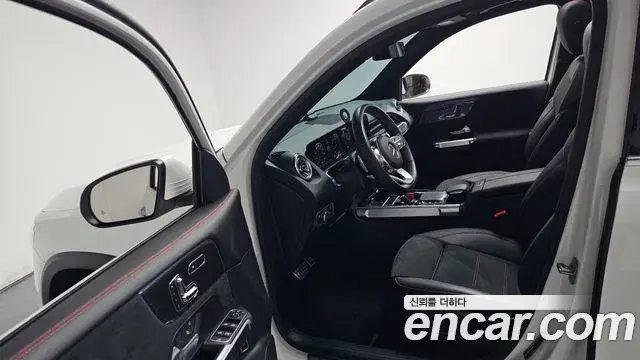 Mercedes-Benz GLB-Class 2023 — Şəkil 28/34