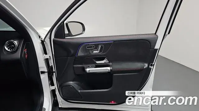Mercedes-Benz GLB-Class 2023 — Şəkil 3/34