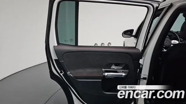 Mercedes-Benz GLB-Class 2023 — Şəkil 17/34