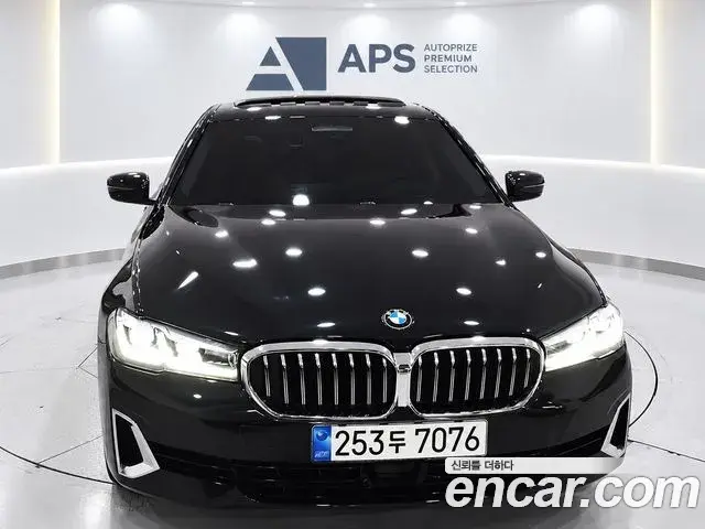BMW 5 Series 2022 — Фото 1/20