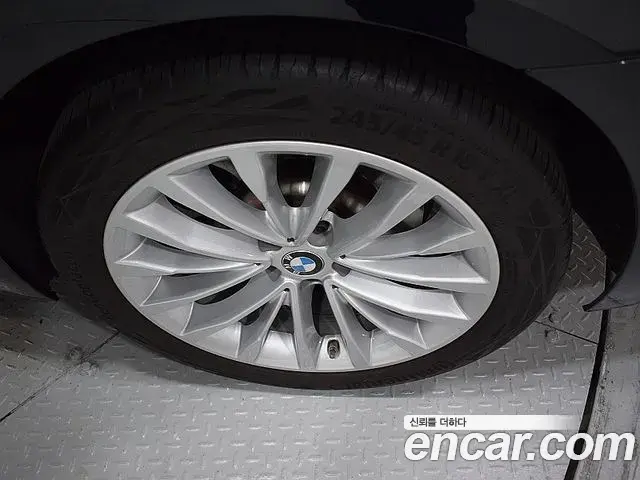 BMW 5 Series 2022 — Фото 19/20