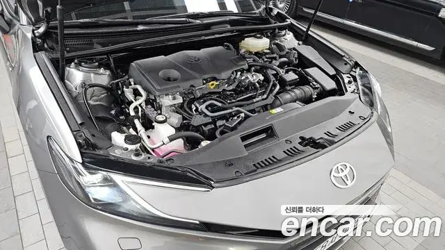 Toyota Camry 2025 — Photo 2/33