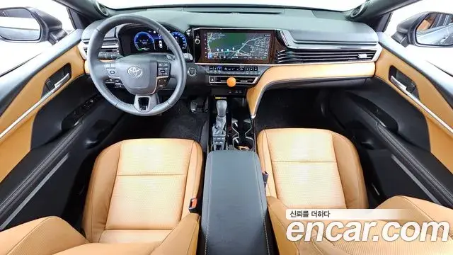 Toyota Camry 2025 — Photo 21/33