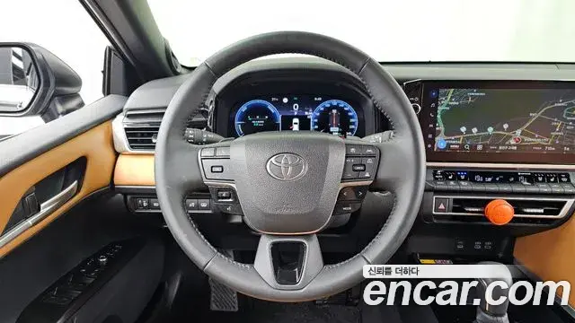 Toyota Camry 2025 — Photo 4/33