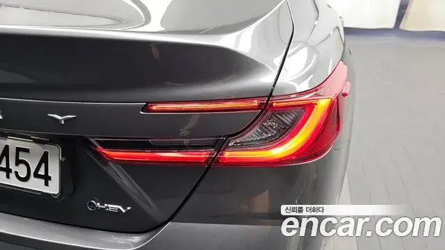Toyota Camry 2025 — Photo 6/33