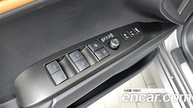 Toyota Camry 2025 — Photo 11/33