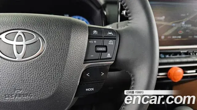 Toyota Camry 2025 — Photo 18/33