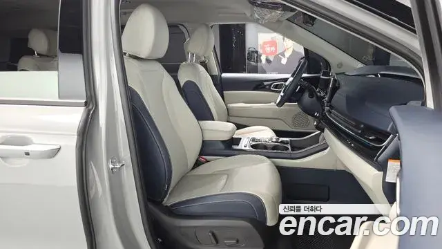 Kia Carnival 2025 — Şəkil 23/38