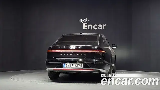 Hyundai Grandeur Hybrid 2023 — Şəkil 7/20