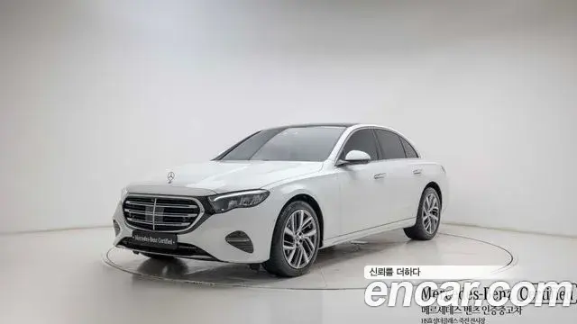 Mercedes-Benz E-Class 2025 — Photo 2/19
