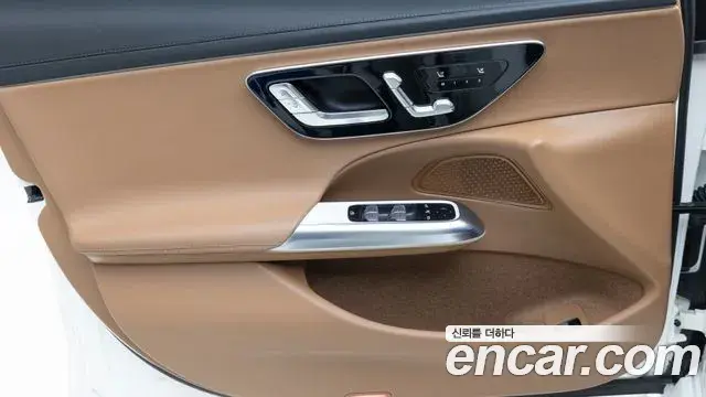 Mercedes-Benz E-Class 2025 — Photo 18/19