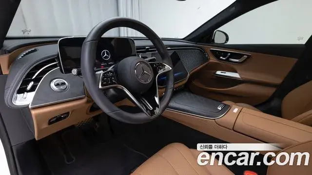 Mercedes-Benz E-Class 2025 — Photo 6/19