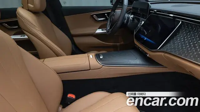 Mercedes-Benz E-Class 2025 — Photo 5/19