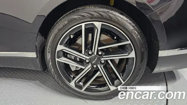 Genesis G80 2025 — Şəkil 27/32