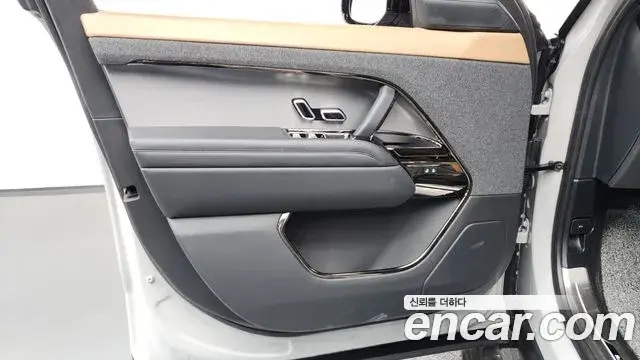 Land Rover Range Rover Sport 2025 — Photo 16/40