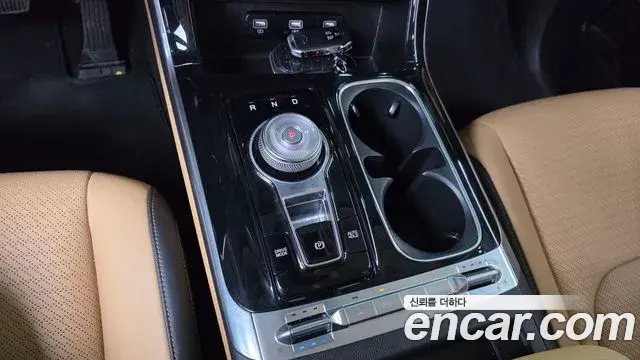Kia Carnival 2021 — ფოტო 9/20
