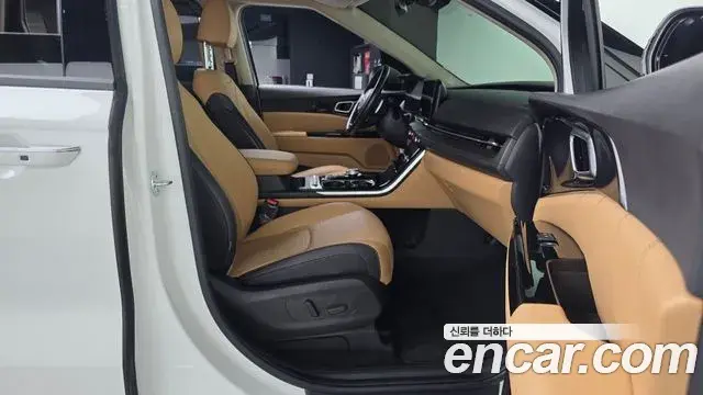 Kia Carnival 2021 — ფოტო 11/20