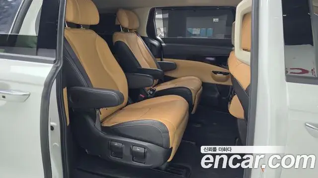 Kia Carnival 2021 — ფოტო 12/20