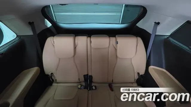 Kia Carnival 2021 — ფოტო 19/20