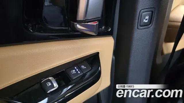 Kia Carnival 2021 — ფოტო 20/20