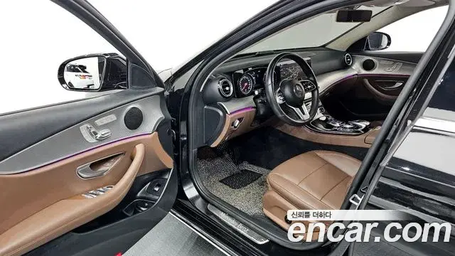 Mercedes-Benz E-Class 2019 — Фото 10/20