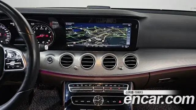 Mercedes-Benz E-Class 2019 — Фото 12/20