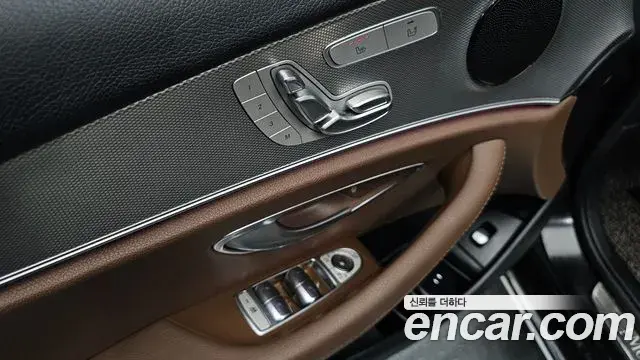 Mercedes-Benz E-Class 2019 — Фото 17/20