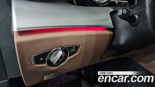 Mercedes-Benz E-Class 2019 — Фото 19/20