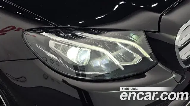Mercedes-Benz E-Class 2019 — Şəkil 12/30