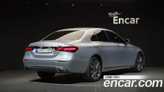 Mercedes-Benz E-Class 2023 — Фото 2/20